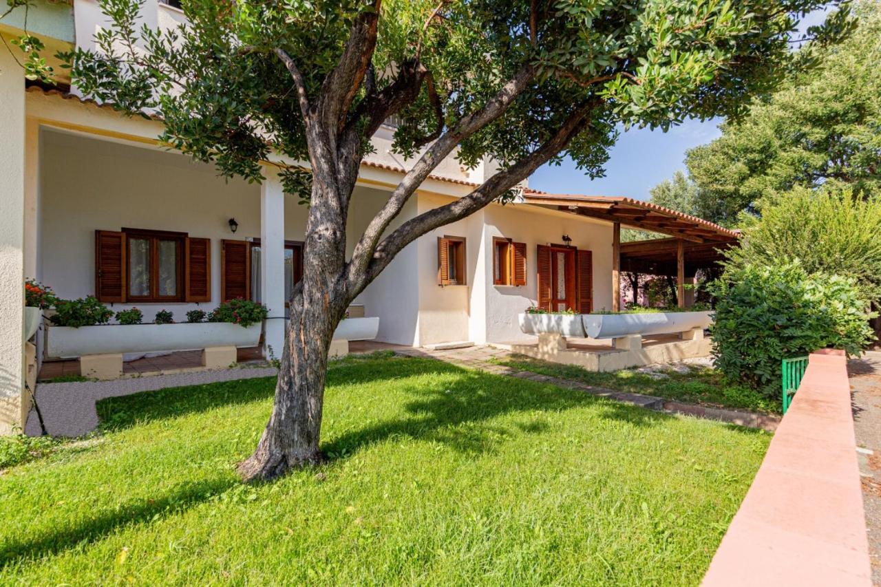 Centro Residenziale Le Canne San Teodoro  Esterno foto